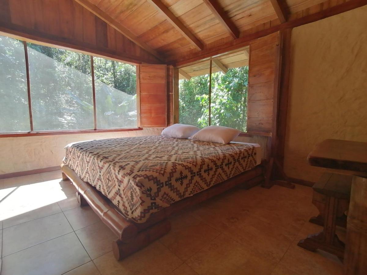La Chonta Hotel Mindo Phòng bức ảnh